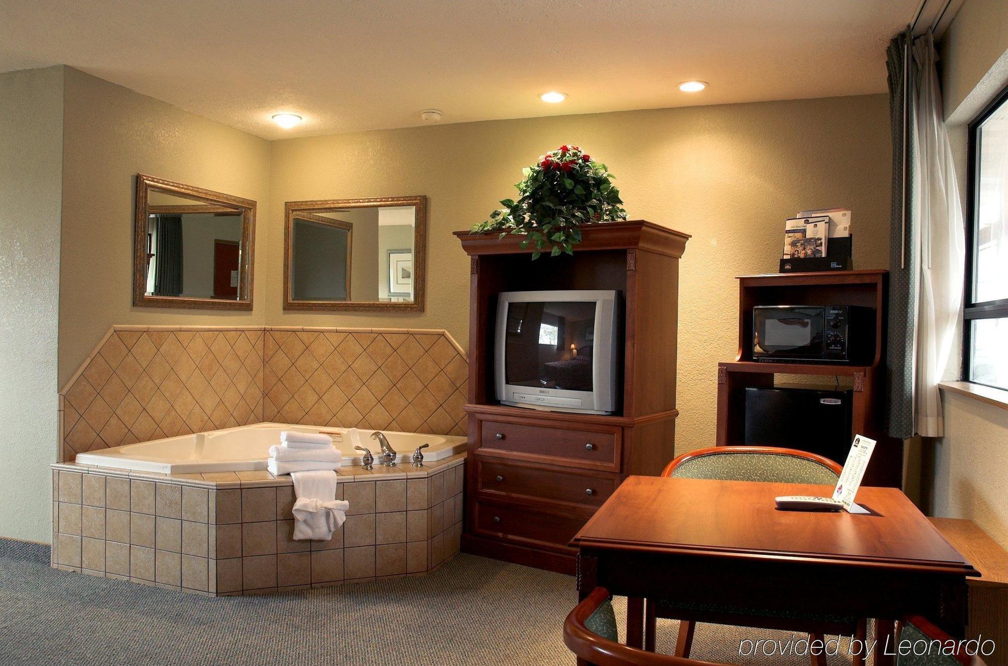 Days Inn By Wyndham Black Bear Salem Szoba fotó