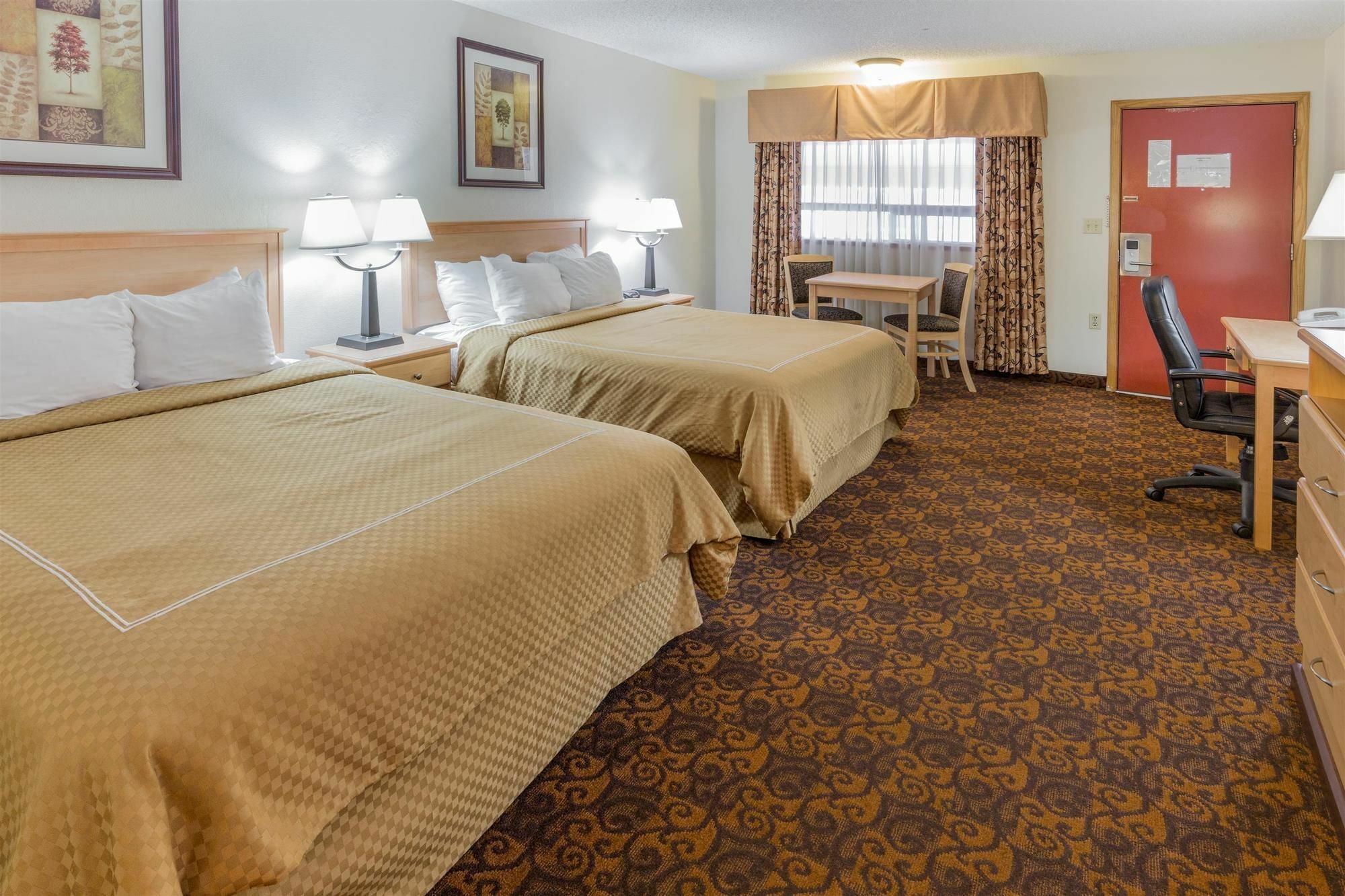 Days Inn By Wyndham Black Bear Salem Kültér fotó